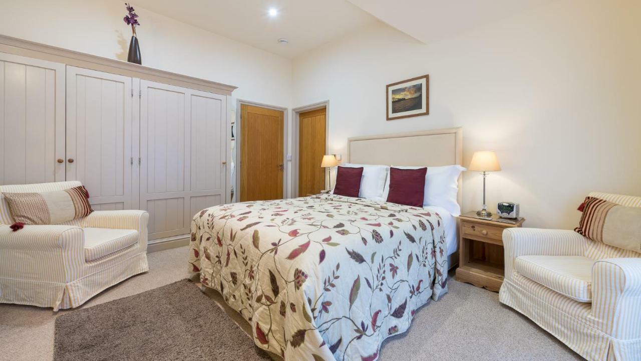 Canaston Oaks 5*